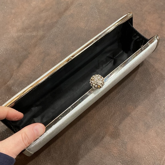 Purses - Picture 4 of 4